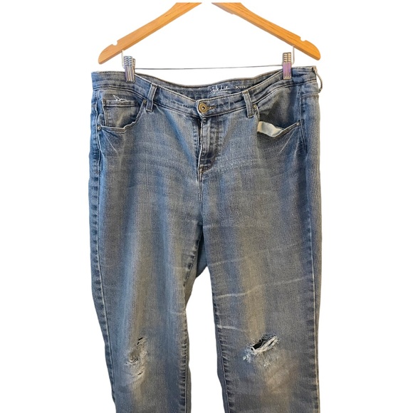 STYLE & CO DENIM Women's Distressed Denim Boyfriend Style Jeans Size 14P - Picture 2 of 10